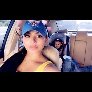 Meet your Posher, Raquel